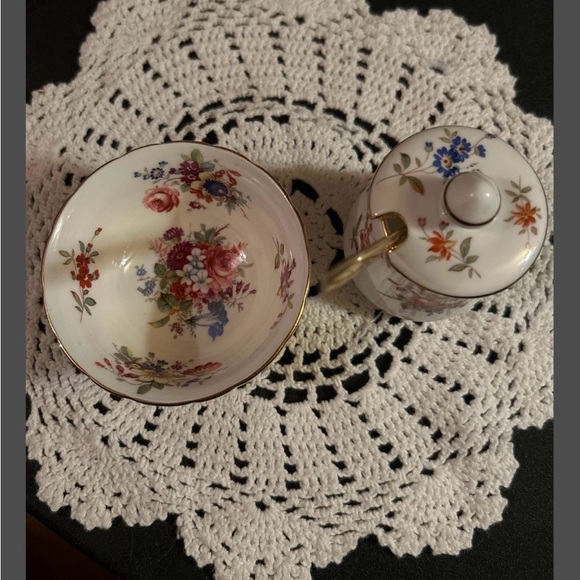 Vintage Toast Rack Creamer and Sugar Roses England - Picture 2 of 9